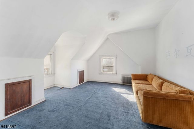 757 Parker St, Newark City, NJ 07104