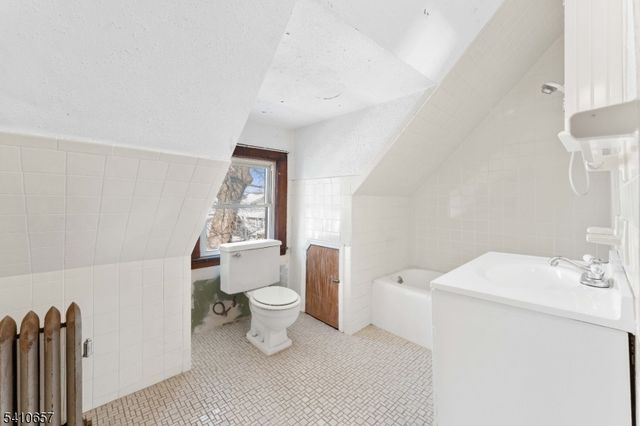 757 Parker St, Newark City, NJ 07104