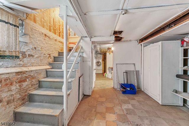 757 Parker St, Newark City, NJ 07104