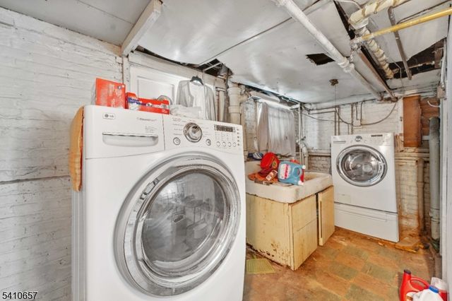 757 Parker St, Newark City, NJ 07104