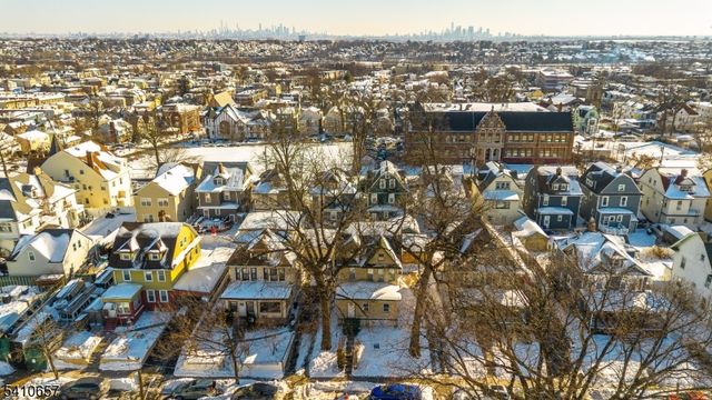 757 Parker St, Newark City, NJ 07104