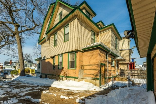 757 Parker St, Newark City, NJ 07104