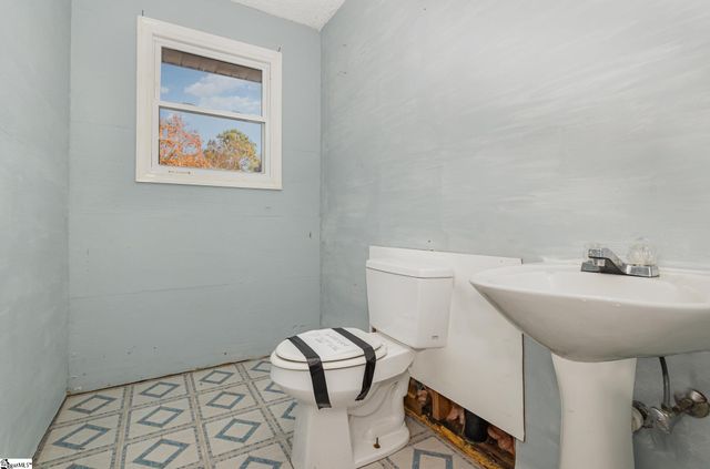 231 Roanoke Road, Liberty, SC 29657