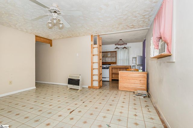 231 Roanoke Road, Liberty, SC 29657