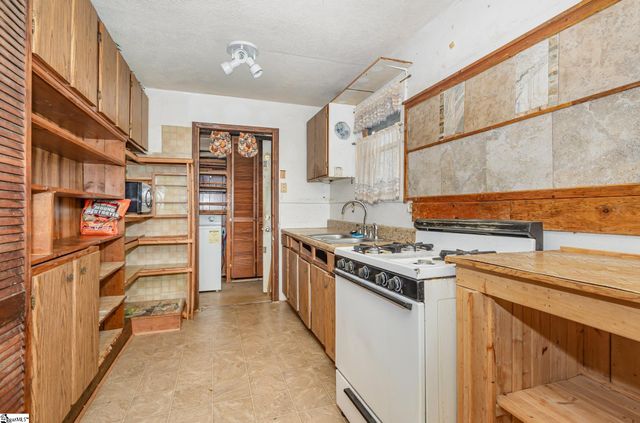 231 Roanoke Road, Liberty, SC 29657