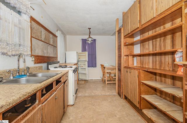 231 Roanoke Road, Liberty, SC 29657