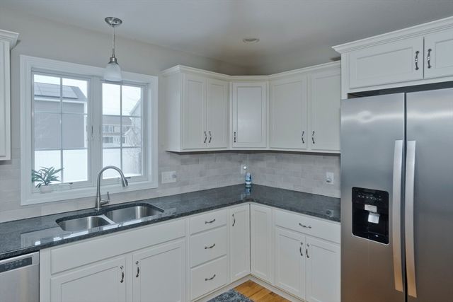 239 Gresham St, Springfield, MA 01119