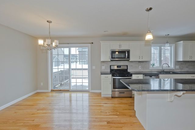 239 Gresham St, Springfield, MA 01119