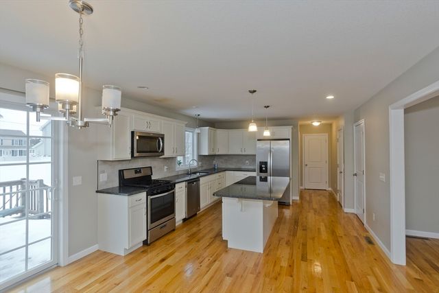 239 Gresham St, Springfield, MA 01119