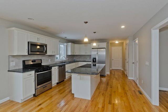 239 Gresham St, Springfield, MA 01119