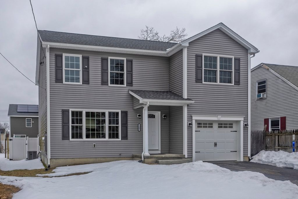 239 Gresham St, Springfield, MA 01119