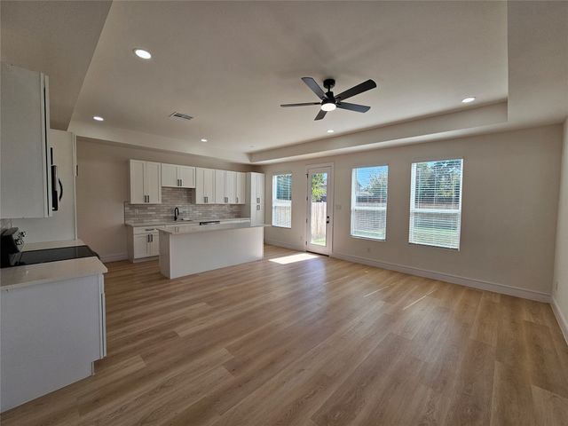 620 W Avenue F, Garland, TX 75040