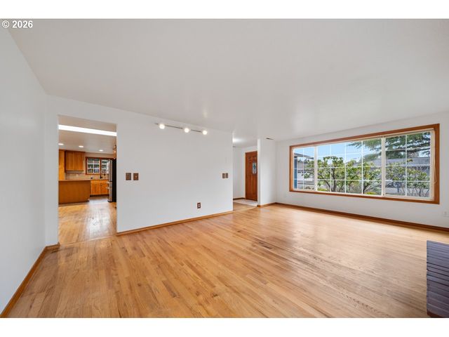 2361 FIR St, North Bend, OR 97459