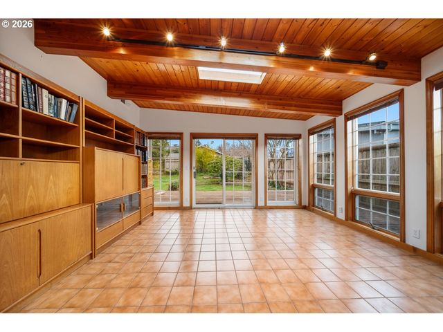 2361 FIR St, North Bend, OR 97459