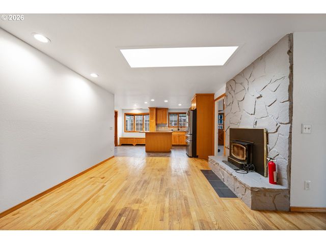 2361 FIR St, North Bend, OR 97459