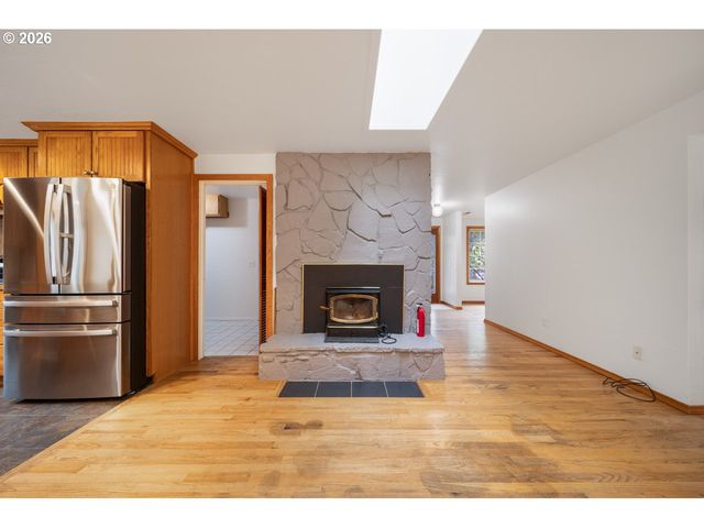 2361 FIR St, North Bend, OR 97459