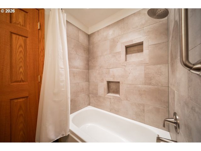 2361 FIR St, North Bend, OR 97459