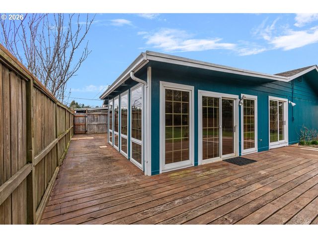 2361 FIR St, North Bend, OR 97459