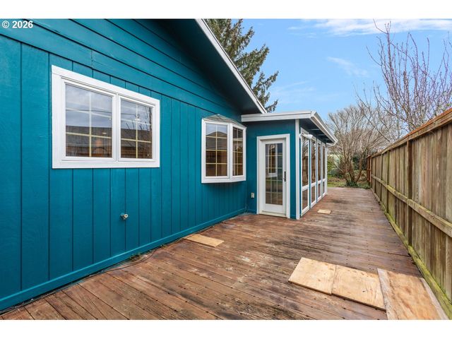 2361 FIR St, North Bend, OR 97459