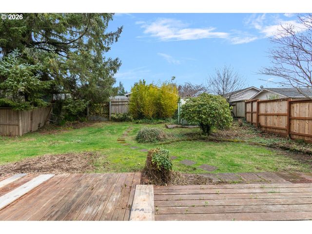 2361 FIR St, North Bend, OR 97459