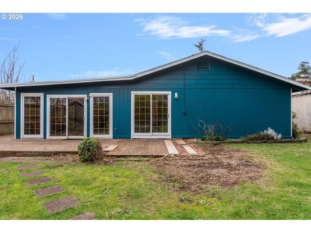2361 FIR St, North Bend, OR 97459