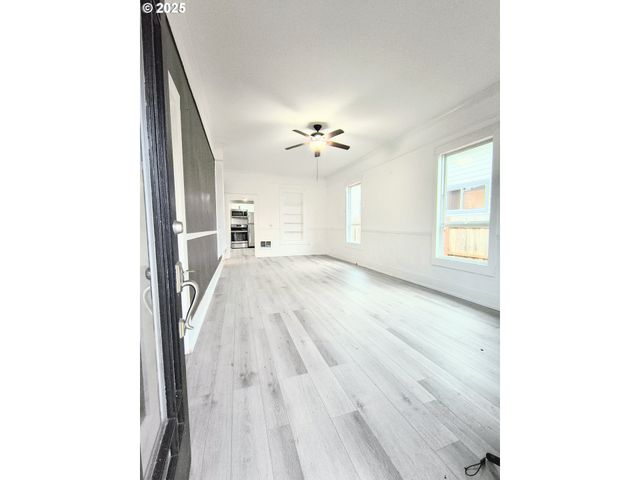 254 N DEAN St, Coquille, OR 97423