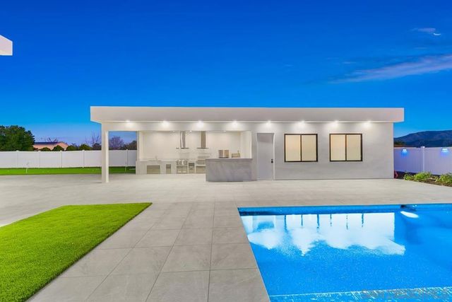 41955 Altanos Road, Temecula, CA 92592