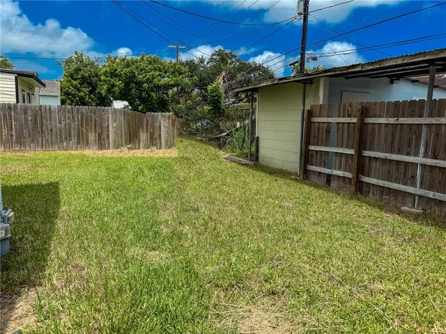 341 Sunset Ave B, Corpus Christi, TX 78404