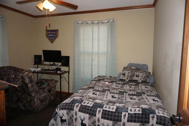 140 Green Valley Ln, Pangburn, AR 72121