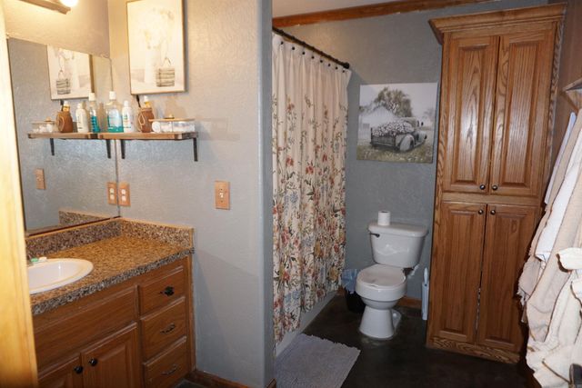 140 Green Valley Ln, Pangburn, AR 72121