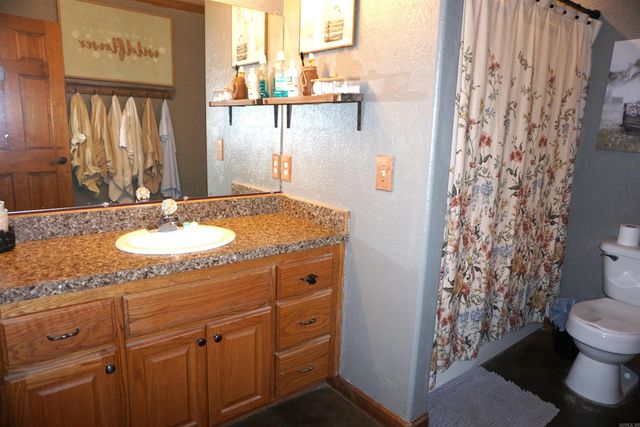 140 Green Valley Ln, Pangburn, AR 72121