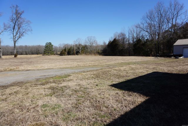 140 Green Valley Ln, Pangburn, AR 72121