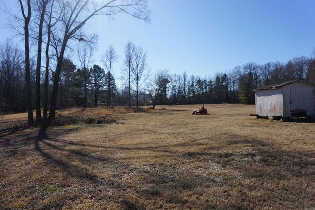 140 Green Valley Ln, Pangburn, AR 72121