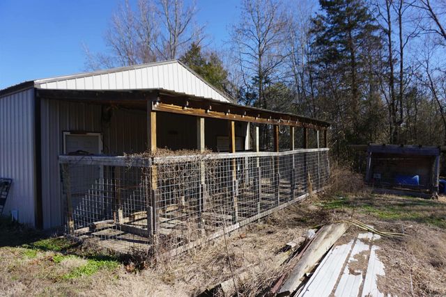 140 Green Valley Ln, Pangburn, AR 72121