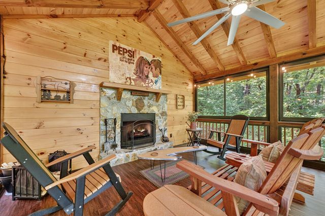 9 Casey Court, Blue Ridge, GA 30513