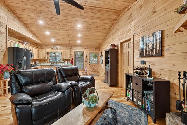 9 Casey Court, Blue Ridge, GA 30513