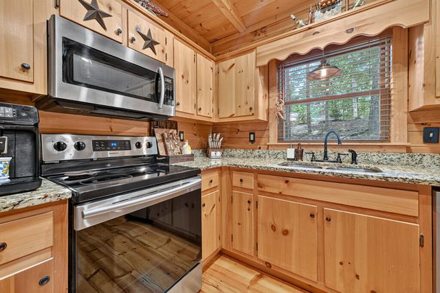 9 Casey Court, Blue Ridge, GA 30513
