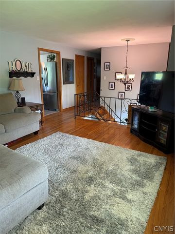 268 County Route 24, Minetto, NY 13126