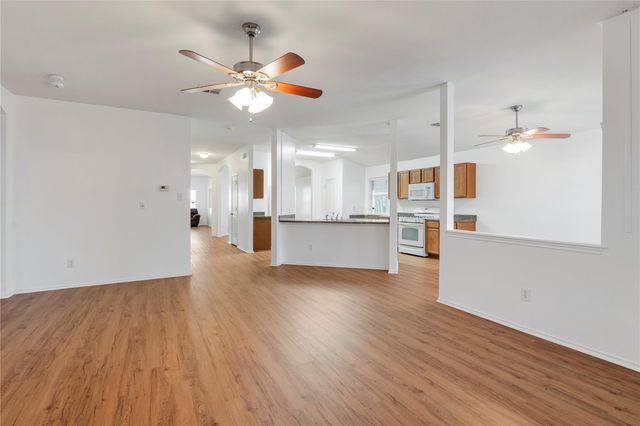 117 Pedernales DR, Kyle, TX 78640