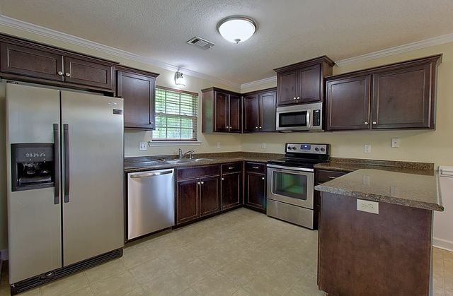 235 Augusta Way, Hinesville, GA 31313