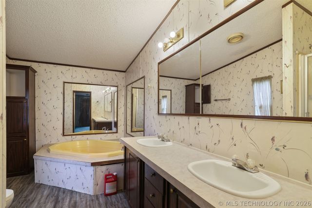 14 W Lilly, Mead, OK 73449