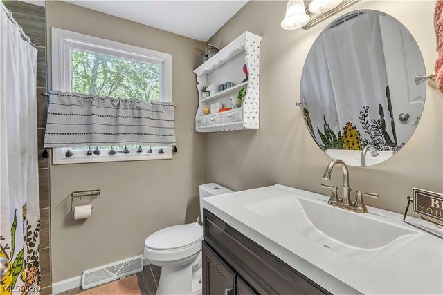 5284 Case Road, North Ridgeville, OH 44039