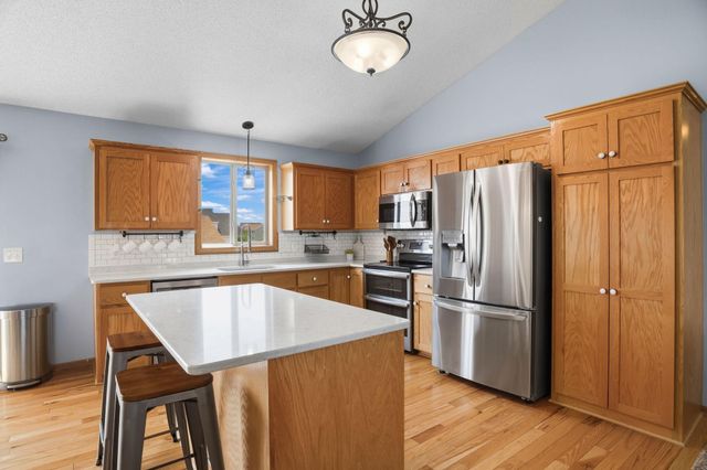 9477 Dunes Lane, Cottage Grove, MN 55016