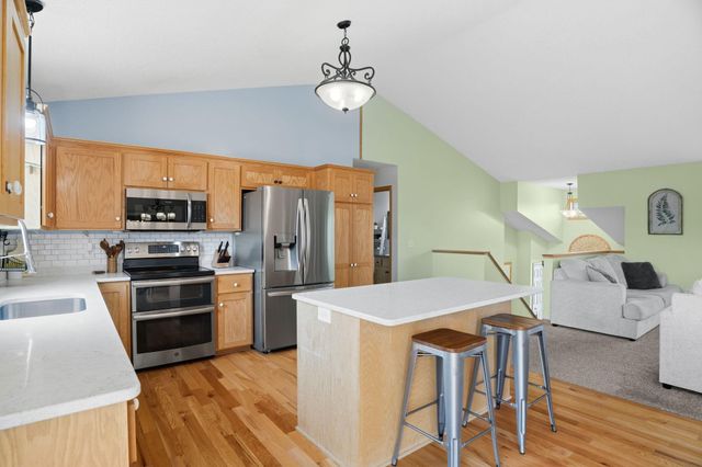 9477 Dunes Lane, Cottage Grove, MN 55016