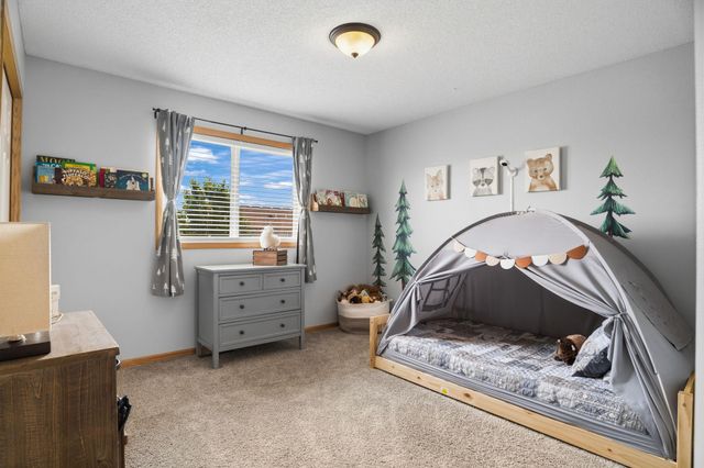 9477 Dunes Lane, Cottage Grove, MN 55016