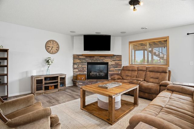 9477 Dunes Lane, Cottage Grove, MN 55016