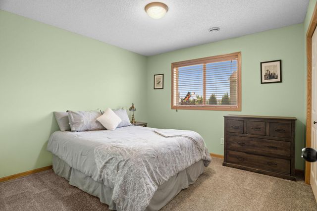 9477 Dunes Lane, Cottage Grove, MN 55016