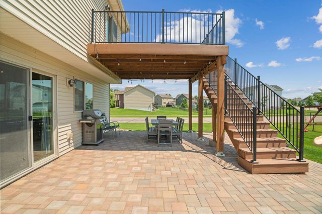 9477 Dunes Lane, Cottage Grove, MN 55016