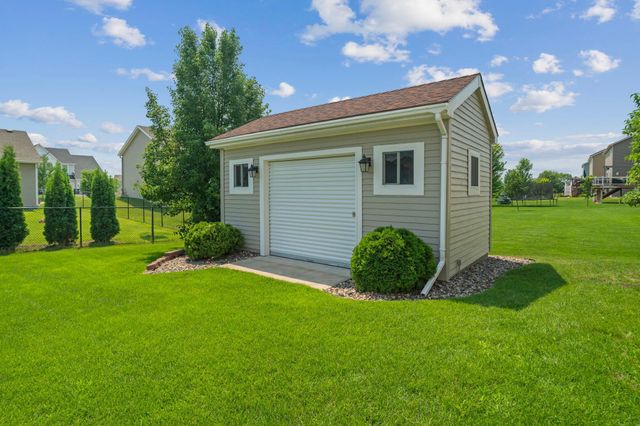 9477 Dunes Lane, Cottage Grove, MN 55016