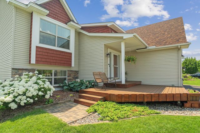 9477 Dunes Lane, Cottage Grove, MN 55016